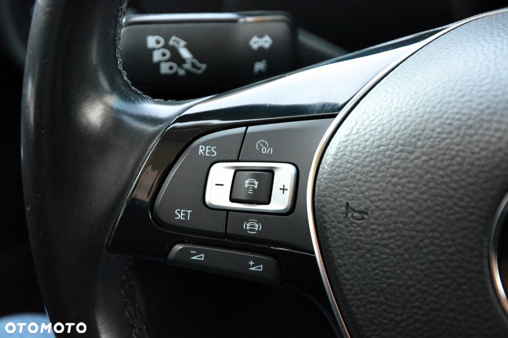 Volkswagen Golf 1.5 TSI BMT Evo Comfortline - 20