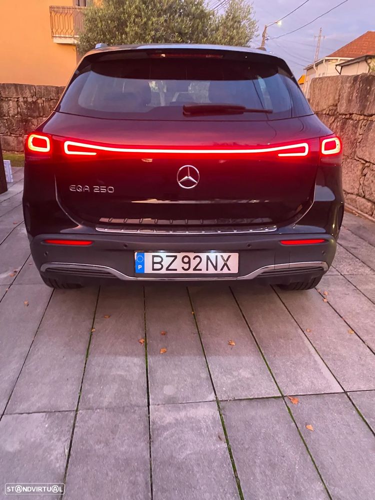 Mercedes-Benz EQA 250 AMG Line - 4
