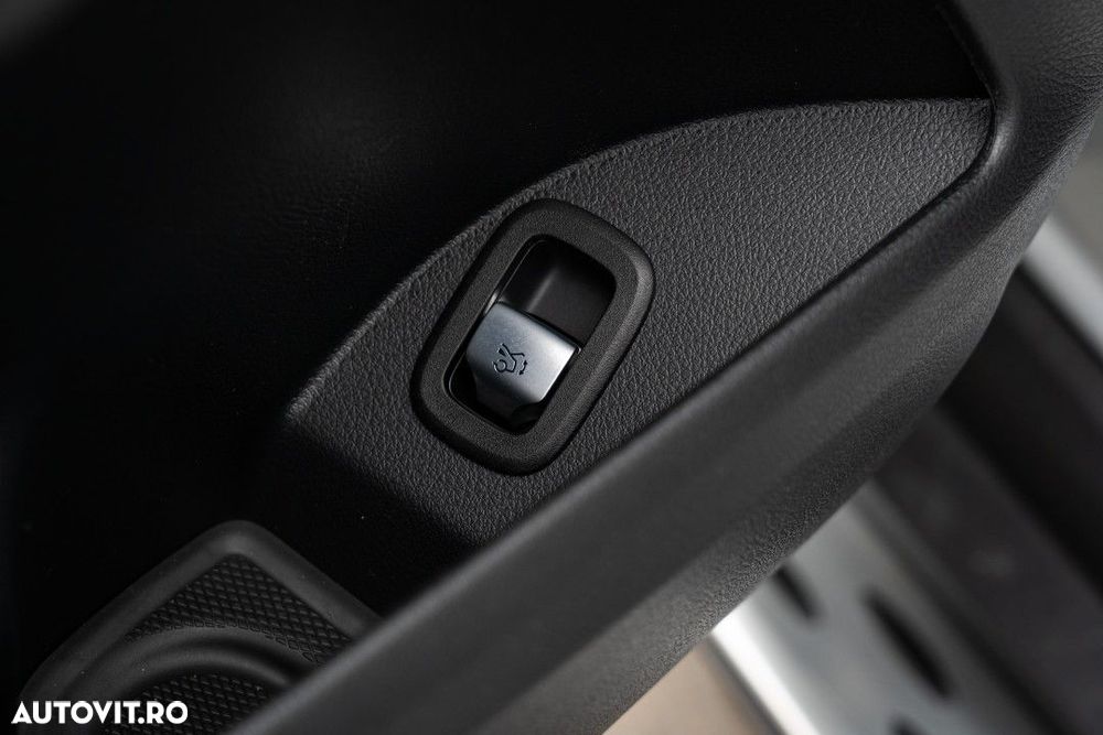 Mercedes-Benz GLC - 37