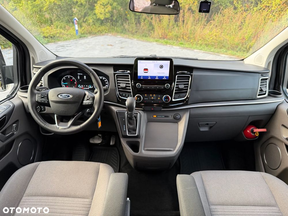 Ford Tourneo Custom - 22