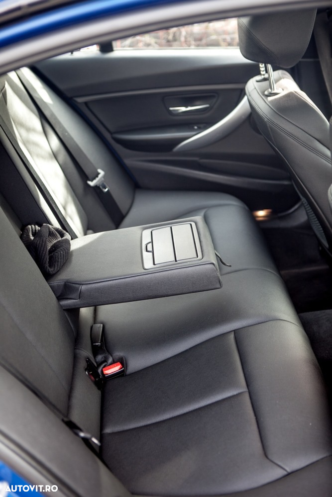 BMW Seria 3 328i xDrive AT - 19