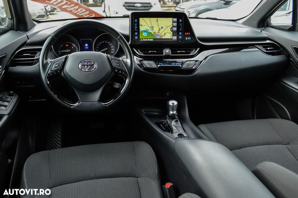 Toyota C-HR Hybrid Business-Edition - 23