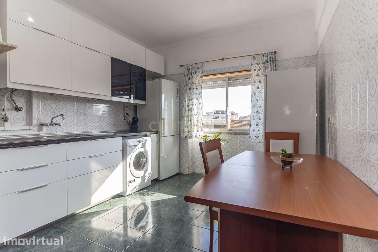 Apartamento T3 em Seixal com 104m² e 2 casas de banho - Grande imagem: 2/54