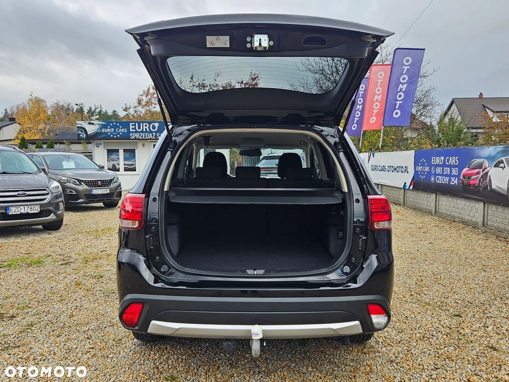 Mitsubishi Outlander 2.0 Invite + 2WD - 17