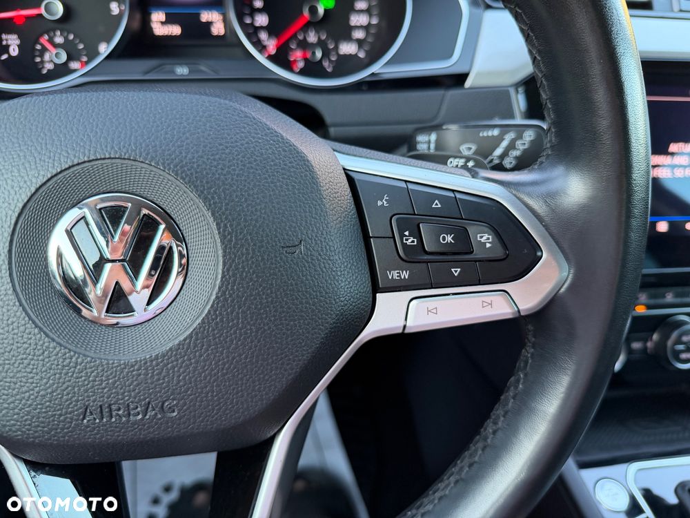 Volkswagen Passat 2.0 TDI SCR DSG Business - 25