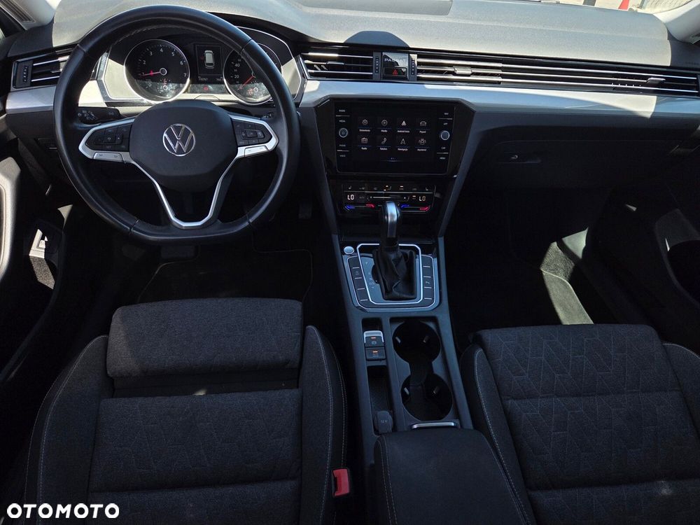 Volkswagen Passat - 10