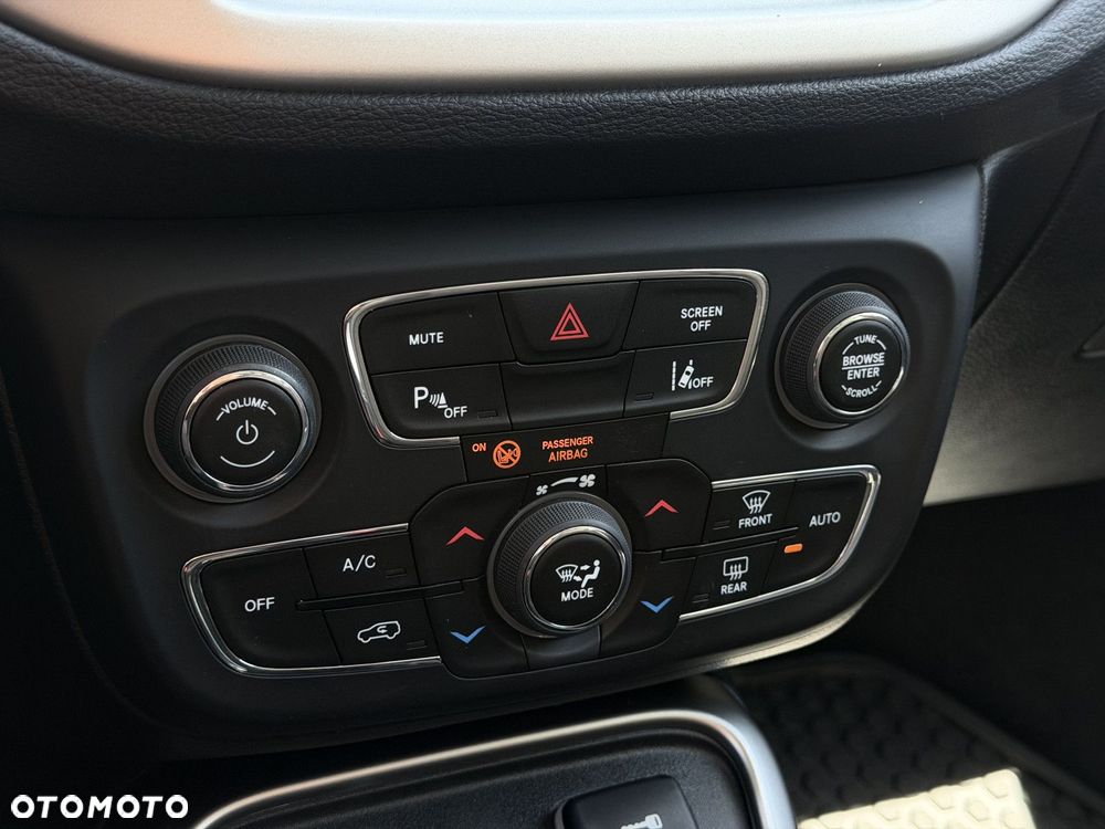 Jeep Compass - 26