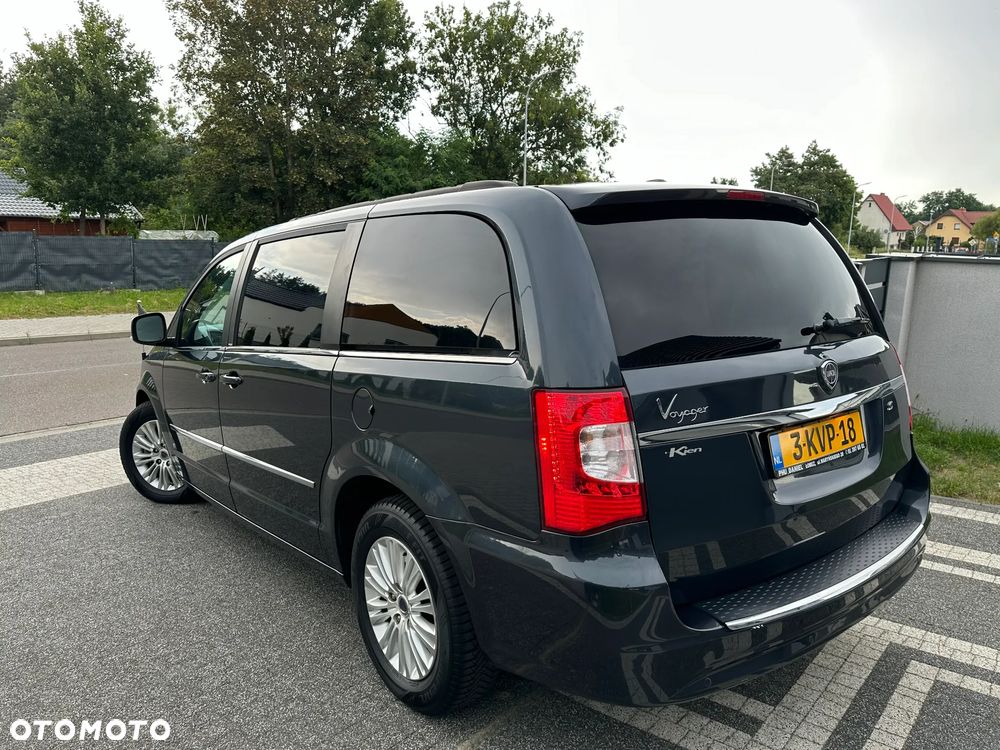 Lancia Voyager 2.8 Multijet 16v S - 12