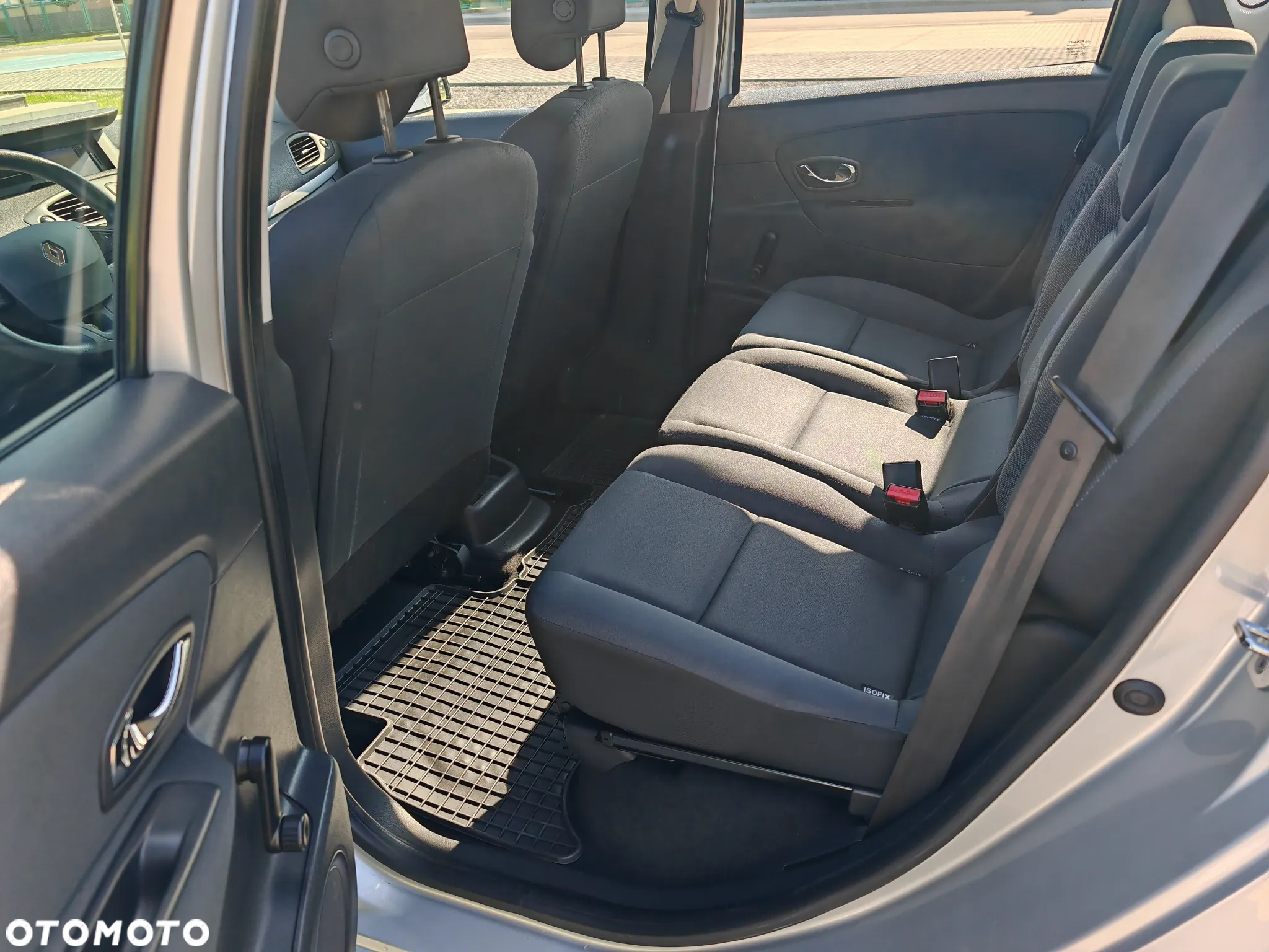 Renault Scenic 1.6 16V 110 TomTom Edition - 8