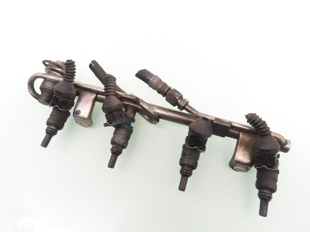 LISTWA WTRYSKOWA AUDI A4 B5 1.8 058133551F - 6