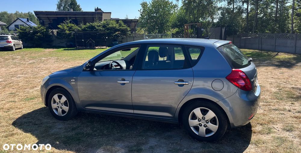 Kia Ceed 1.4 CVVT Attract - 11