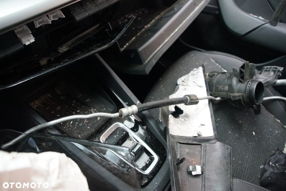 Auto na części - Skoda Octavia IV Lift 1.5 TSI 150 KM DXDB WGS LF7C 2024R Drzwi Zderzak Lampa Lusterko Klamka Szyba Deska Kokpit Sterownik Moduł Czujnik Licznik Wyświetlacz Panel Kierownica - 15