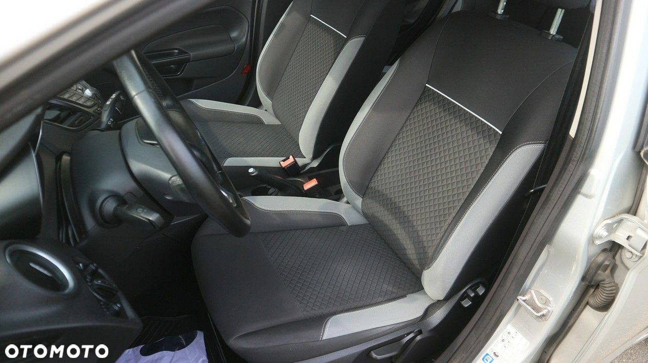 Ford Fiesta 1.25 Celebration - 27