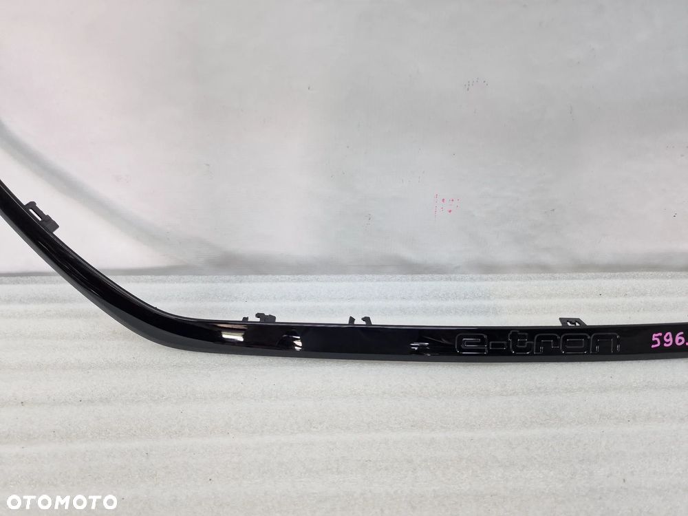 AUDI Q4 E-TRON 89A 20- CHROM / RAMKA ATRAPY / GRILLA PRZEDNIEGO PRZÓD , NR 89A807715 , NR AUKCJI GL596 - 7