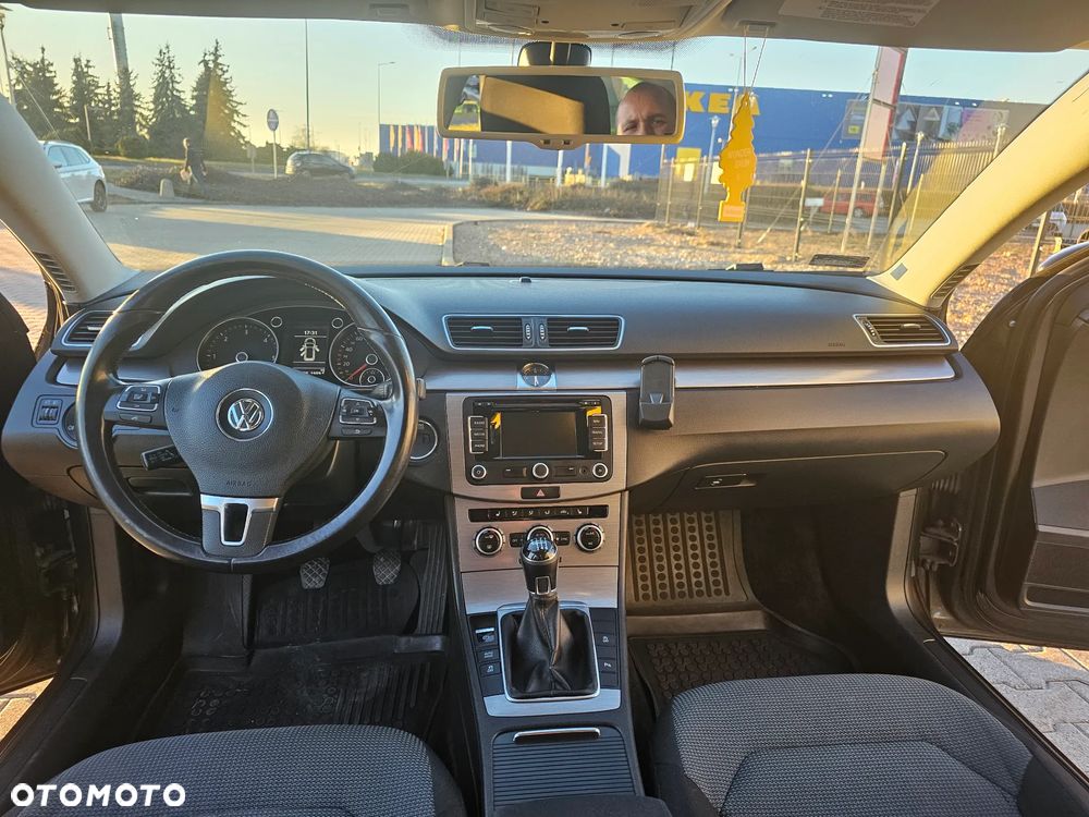 Volkswagen Passat 2.0 TDI BlueMotion Technology Comfortline - 13