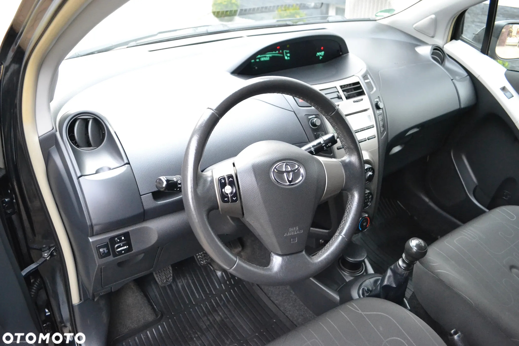 Toyota Yaris 1.33 Sol - 13