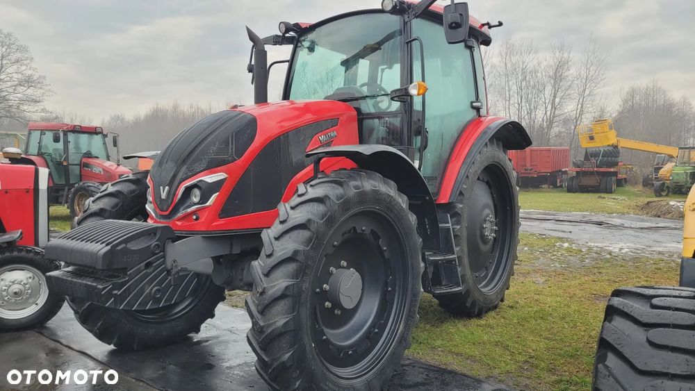 Valtra A105 Hi-Crop - 1