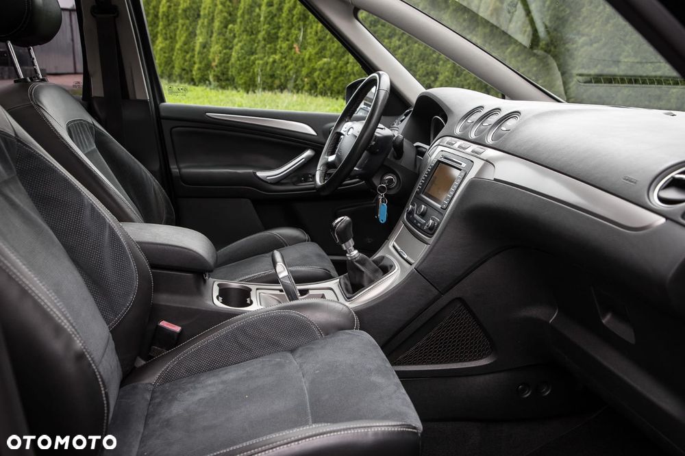 Ford S-Max - 31