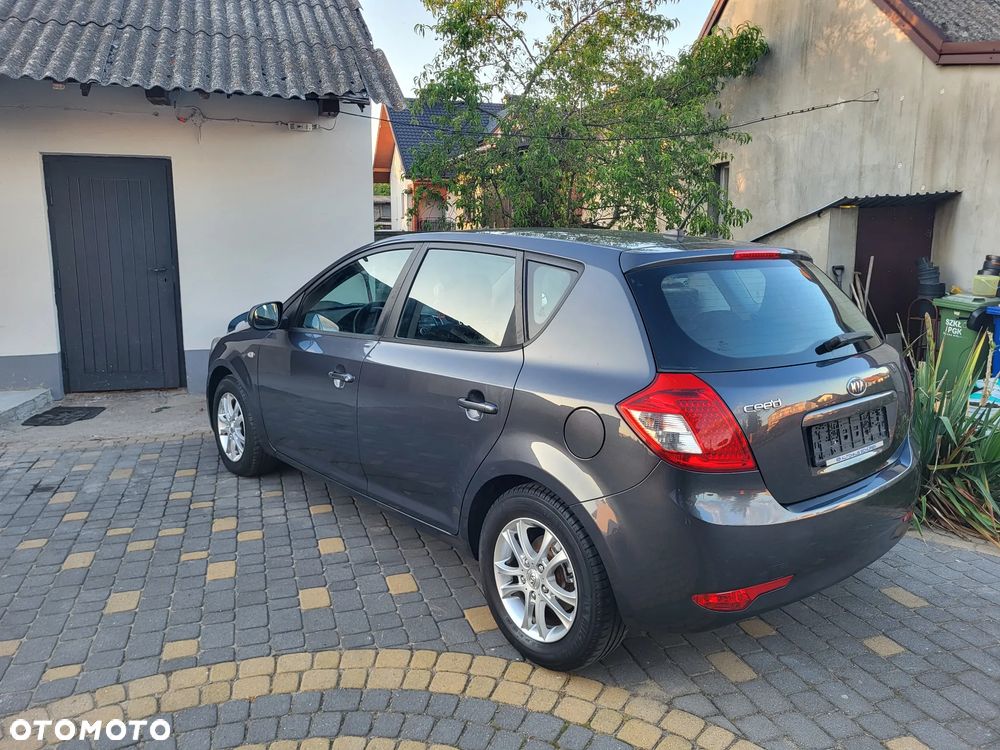 Kia Ceed 1.4 Comfort + - 25