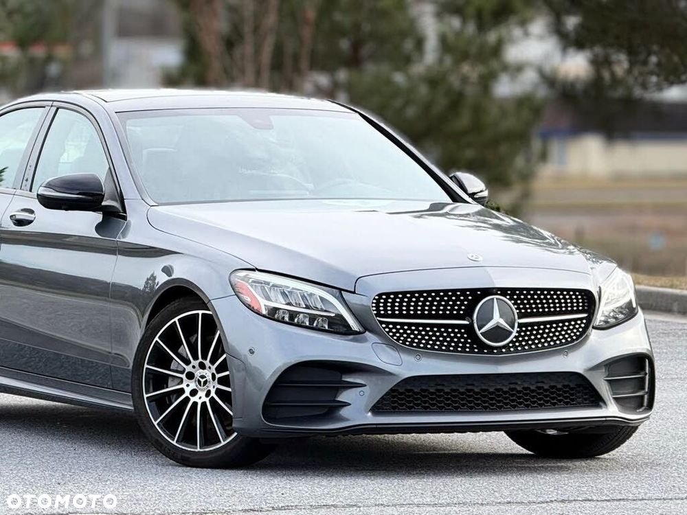 Mercedes-Benz Klasa C 300 4Matic 9G-TRONIC AMG Line - 4