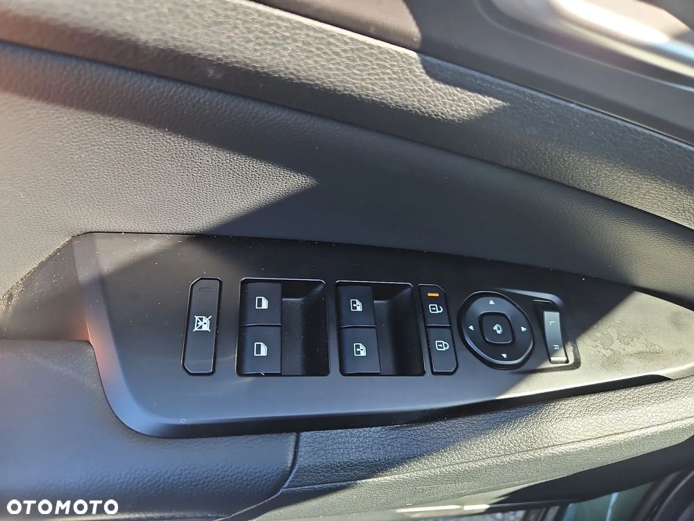 Kia Sportage 1.6 T-GDI MHEV Business Line 4WD DCT - 17