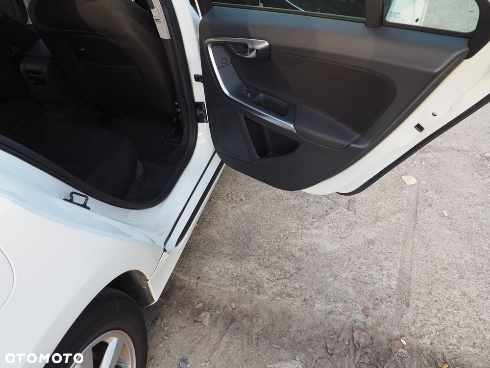 Volvo S60 D2 - 14