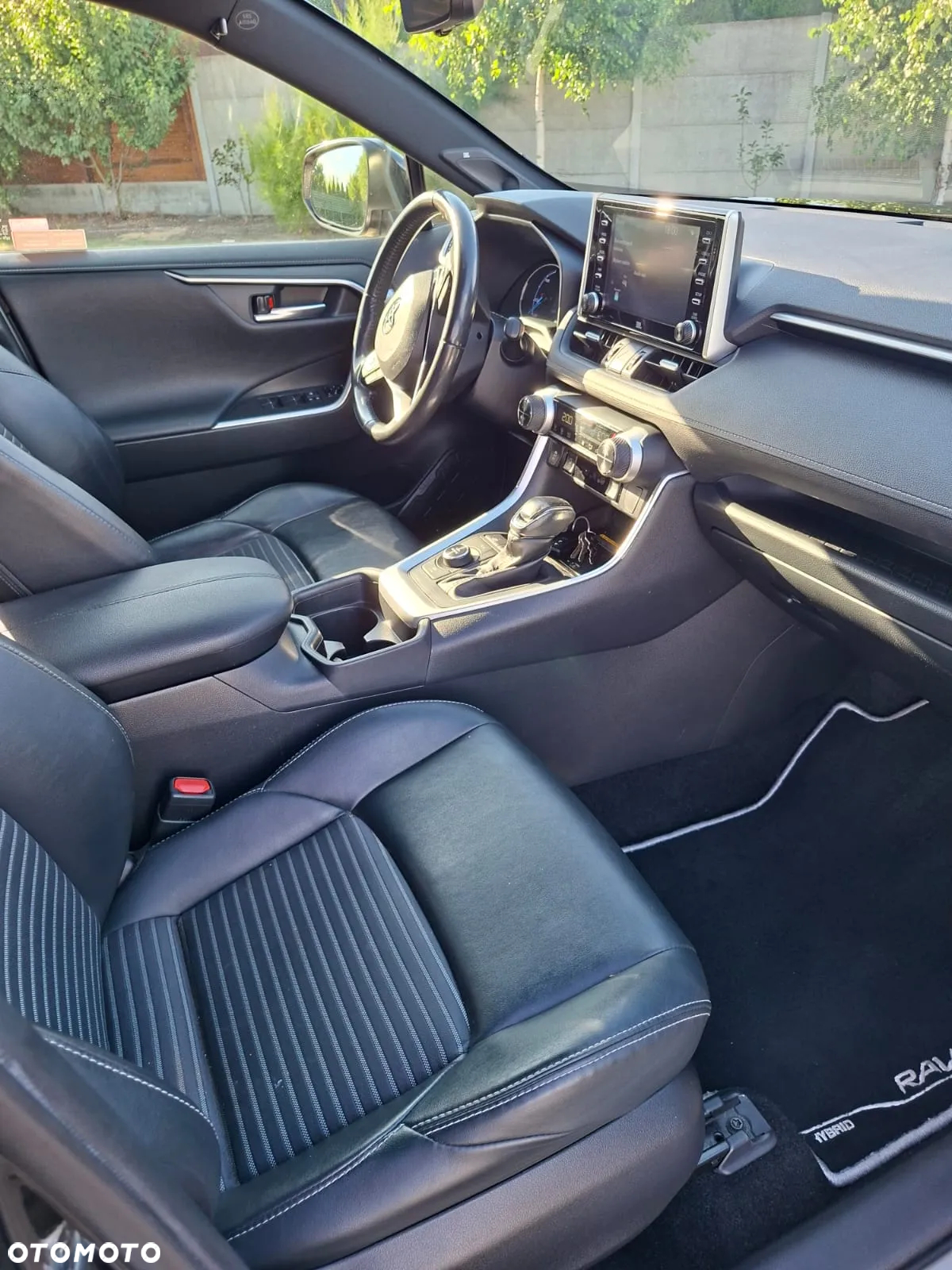 Toyota RAV4 2.5 Hybrid Black Edition by JBL 4x4 - 7