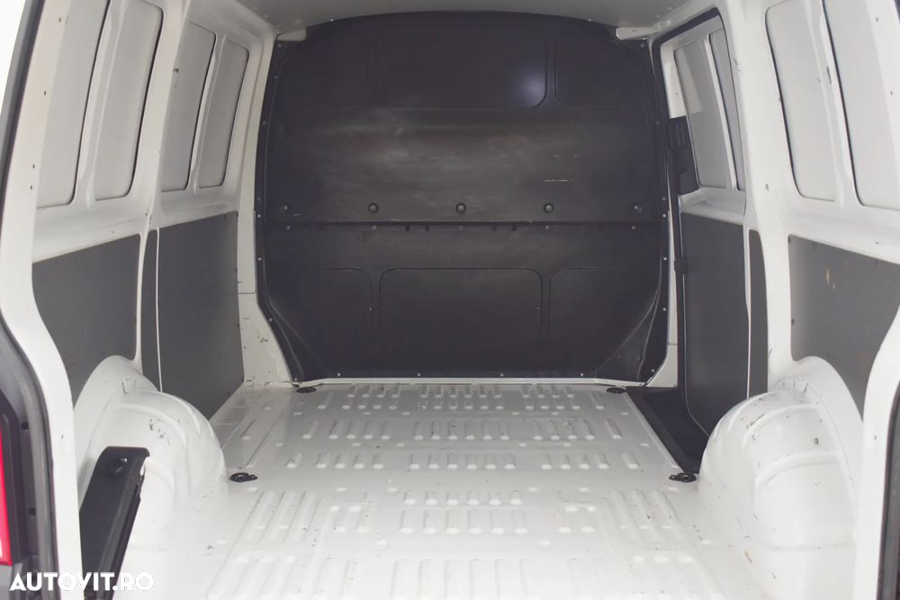 Volkswagen Transporter - 11