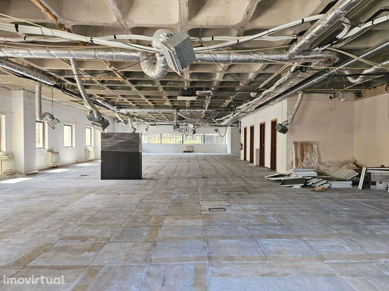 Arrendar Escritório Alfragide | 421 m2 | Edifício Stern - Grande imagem: 2/15