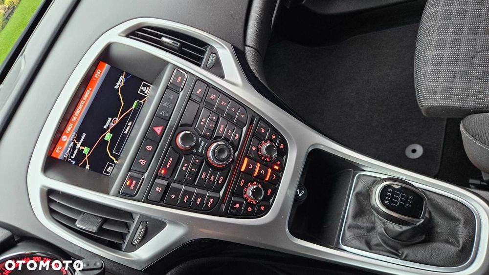 Opel Astra IV GTC 1.6 T SIDI Sport S&S - 22