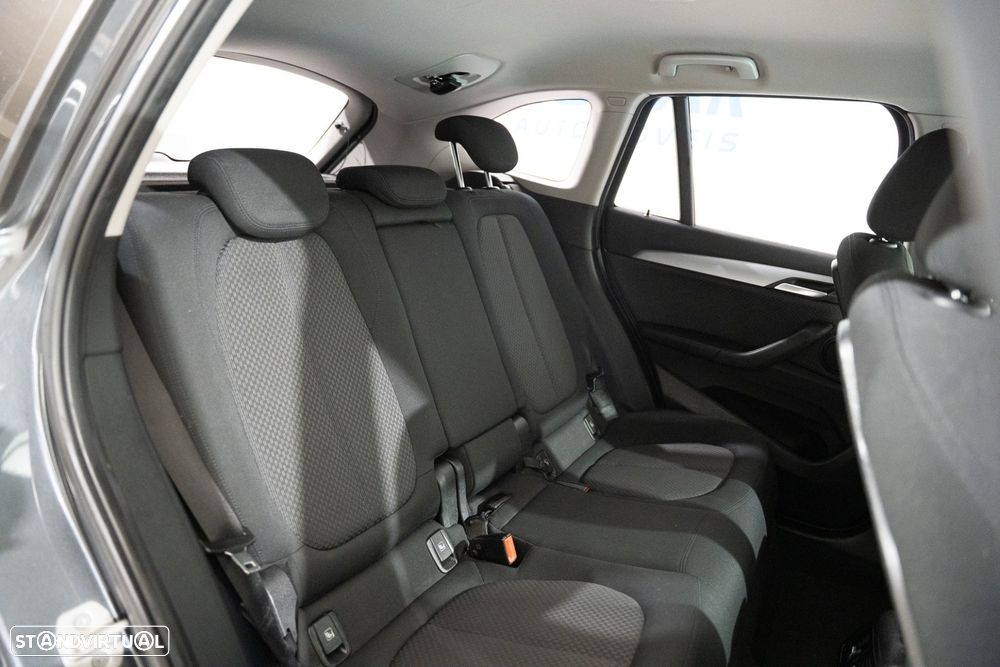 BMW X1 25 e xDrive Corporate Edition - 29