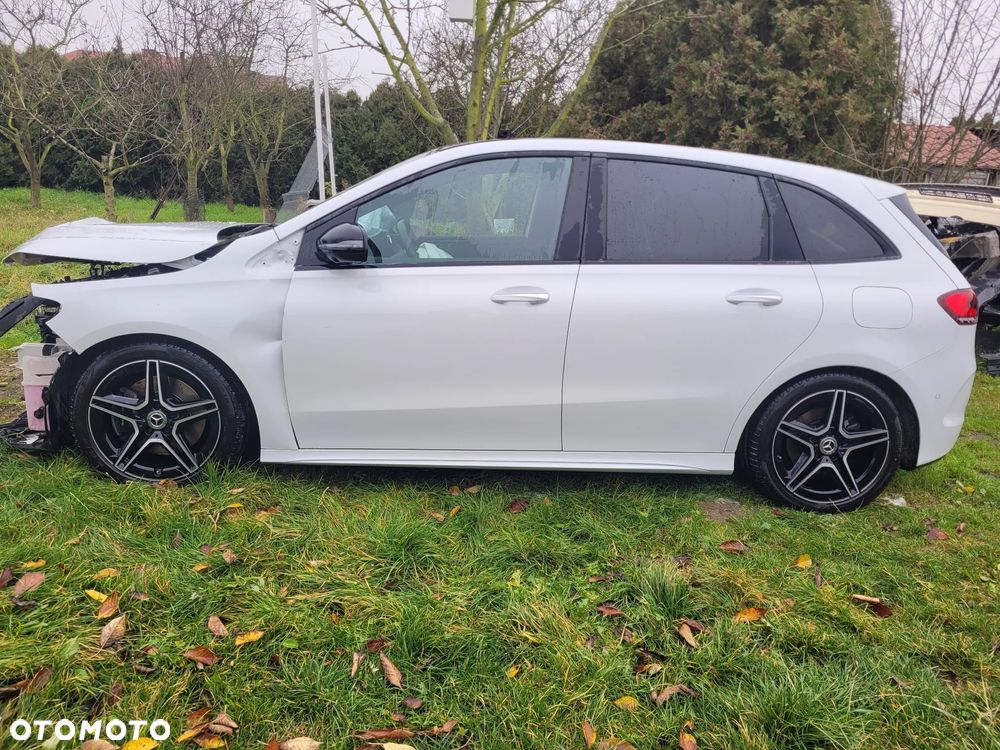 Mercedes-Benz Klasa B 220 d 4-Matic AMG Line 8G-DCT - 4