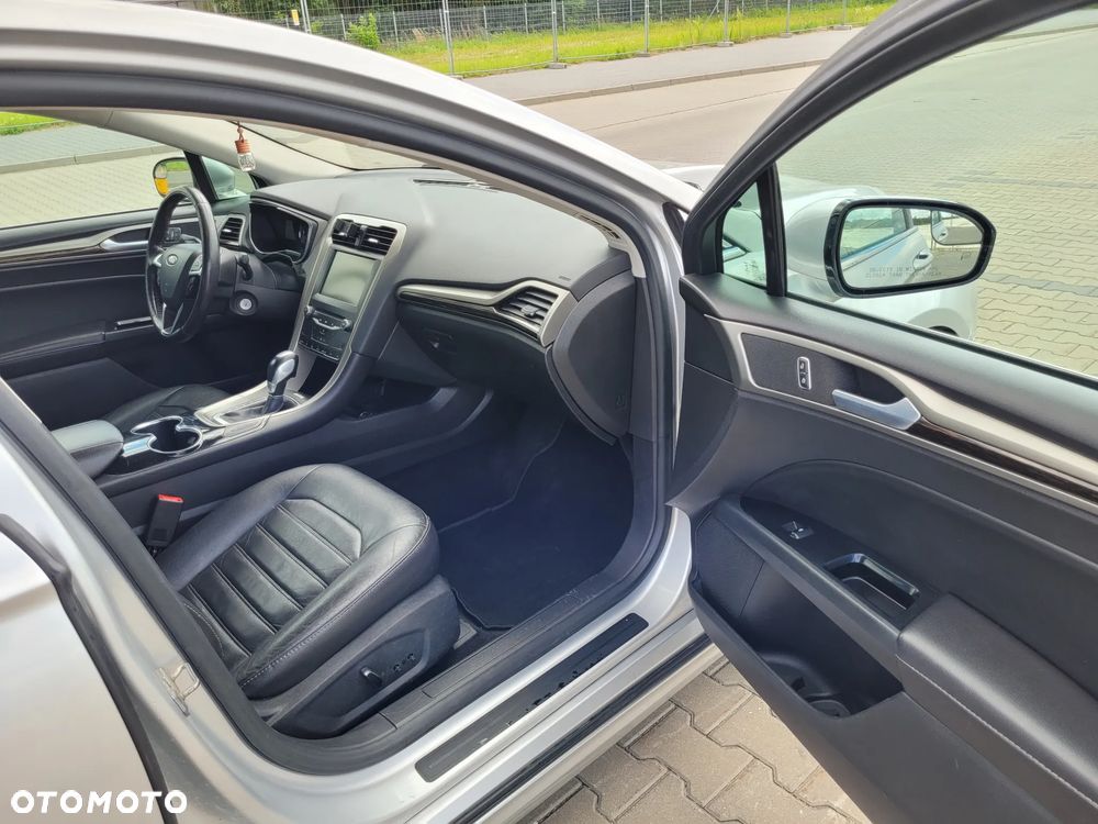 Ford Fusion - 15