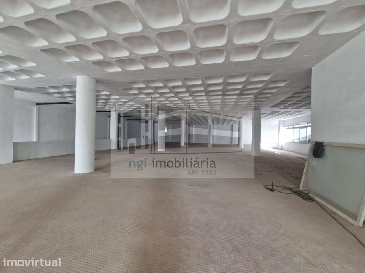 Armazém em Sacavém e Prior Velho - Grande imagem: 2/8