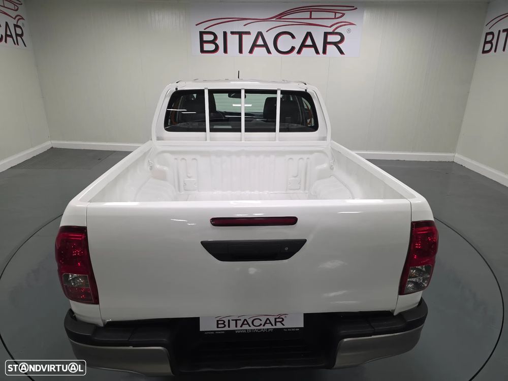 Toyota HILUX  2.4 D-4D 2WD CD - 24