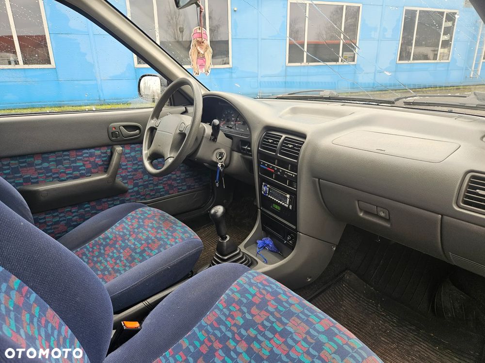 Suzuki Swift 1.0 GLX - 9