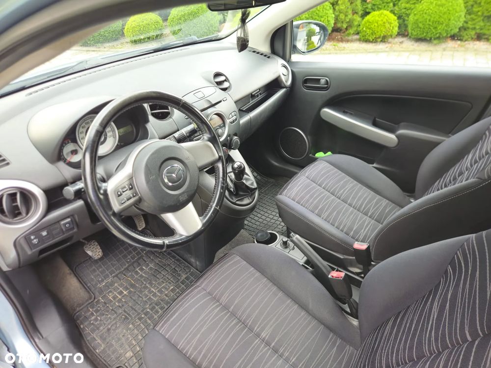 Mazda 2 - 15