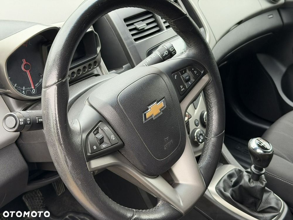 Chevrolet Aveo - 12