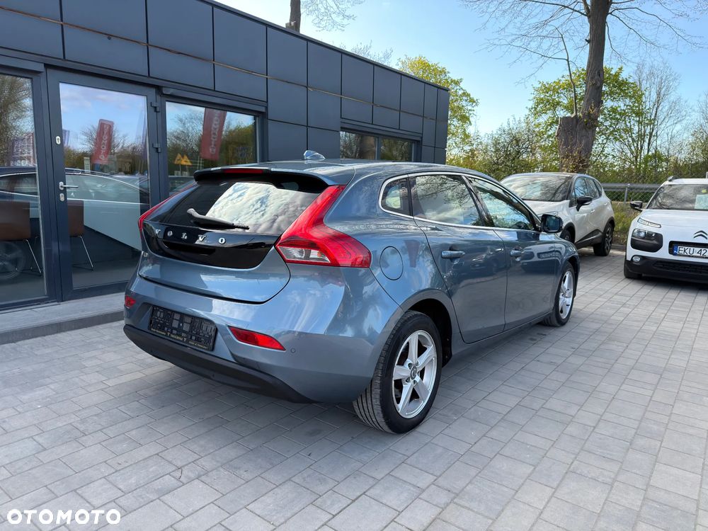 Volvo V40 D2 R-Design Momentum - 6