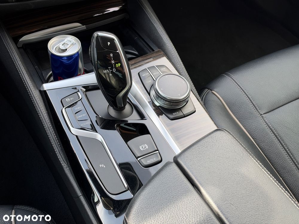 BMW Seria 5 530d xDrive Luxury Line - 29