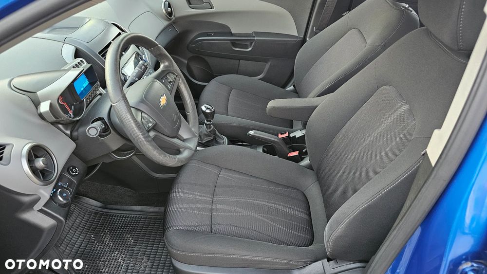 Chevrolet Aveo 1.4 16V LS Design+ - 12