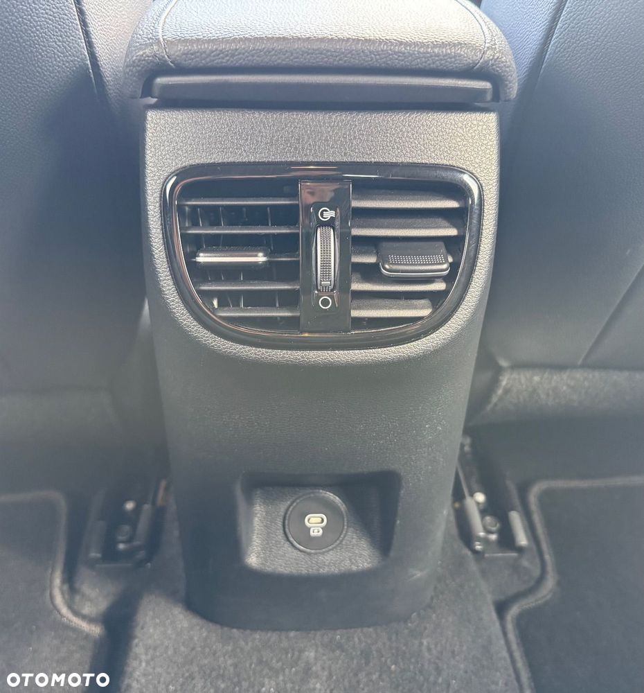 Kia XCeed - 32