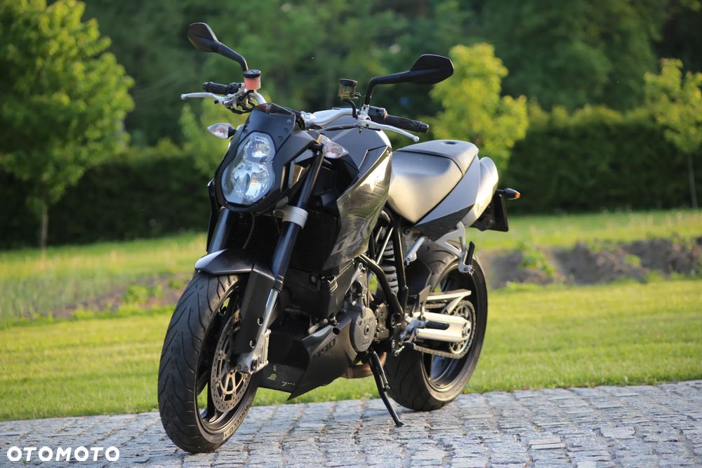 KTM Super Duke - 10