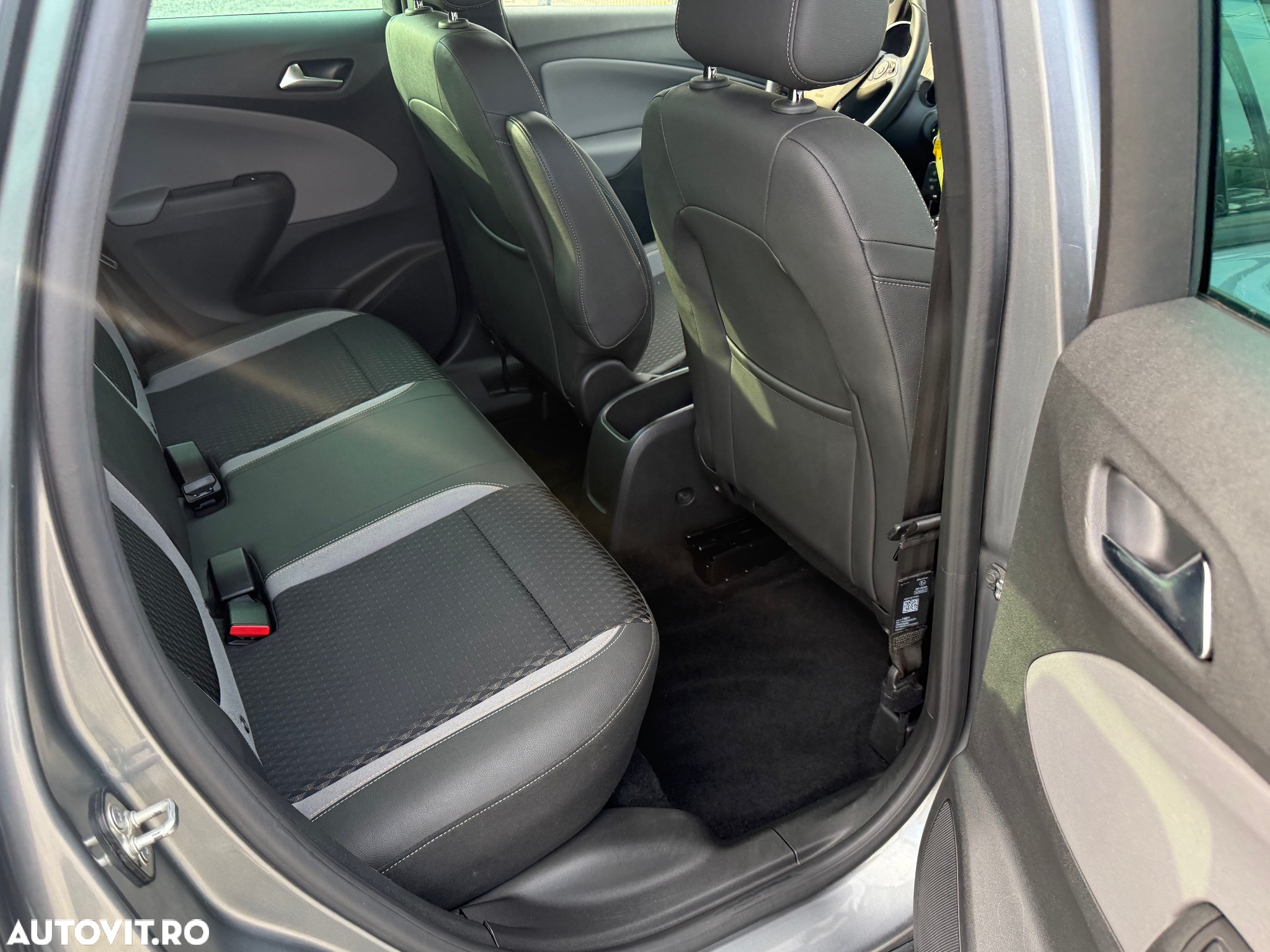 Opel Crossland 1.2 Business Elegance - 17