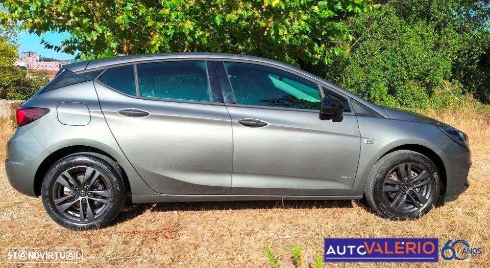Opel Astra 1.2 T Design & Tech S/S - 9