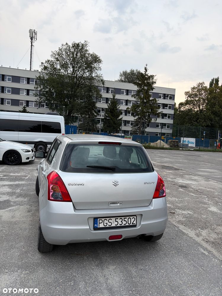 Suzuki Swift - 3