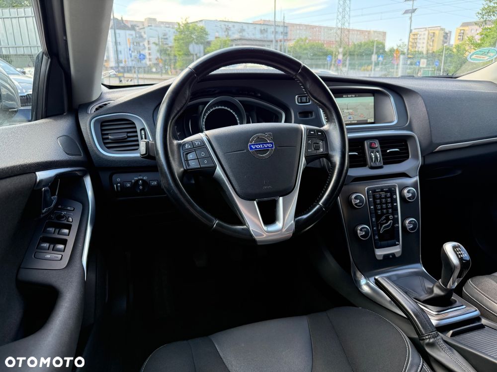 Volvo V40 D4 Drive-E Momentum - 26
