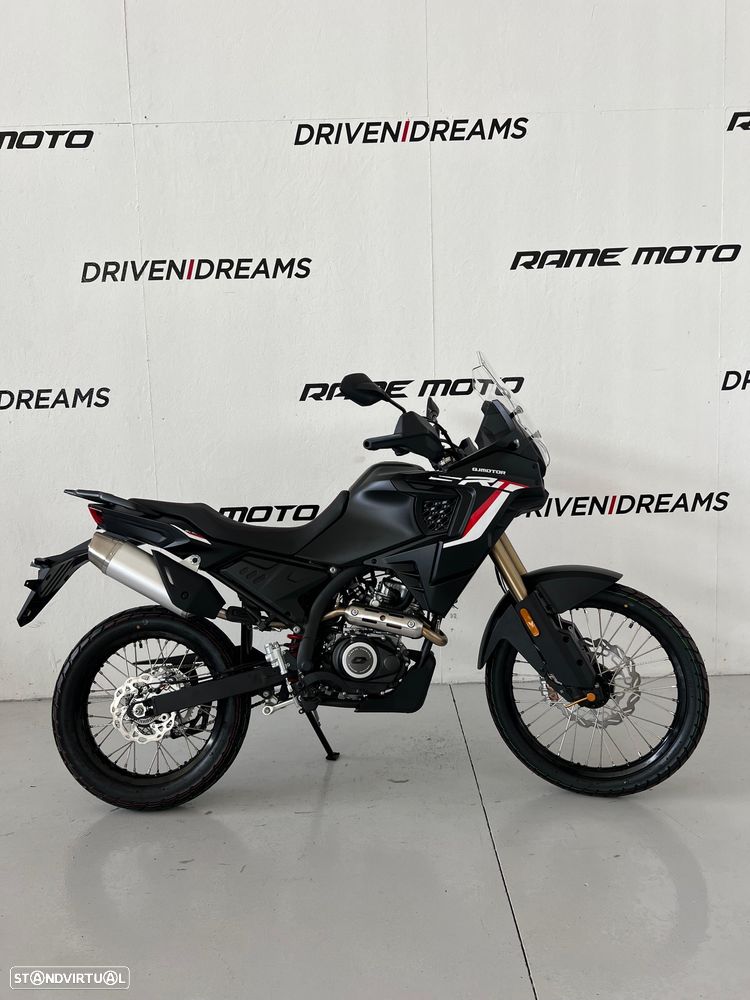 QJ Motor SRT 125DX - 3