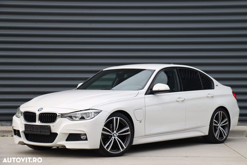 BMW Seria 3 330e iPerformance M Sport - 12