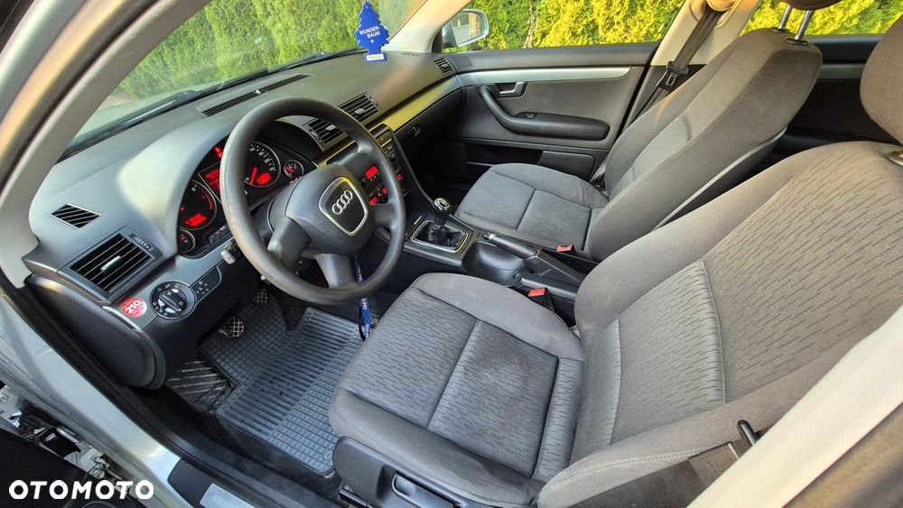 Audi A4 Limousine - 5